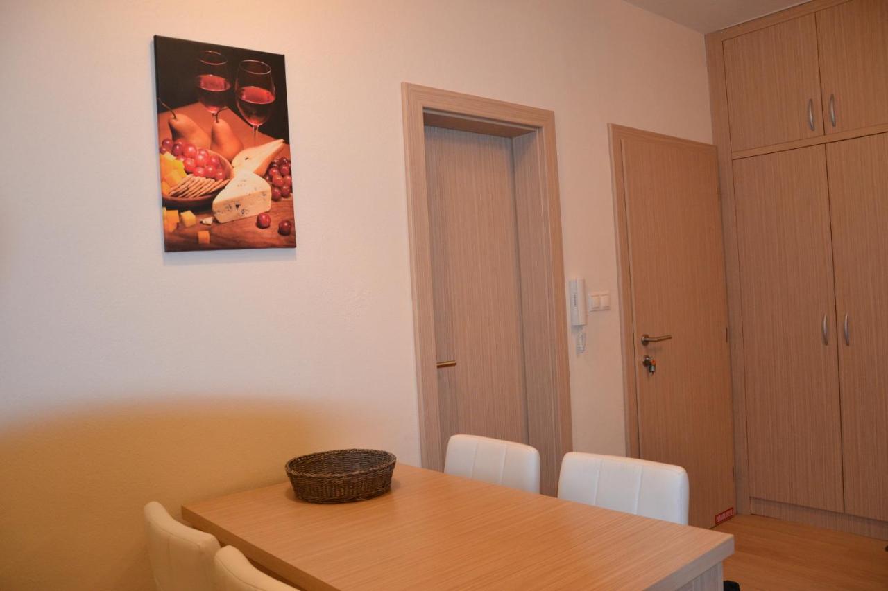 Apartman V Starej Lesnej S Balkonom Стара-Лесна Экстерьер фото